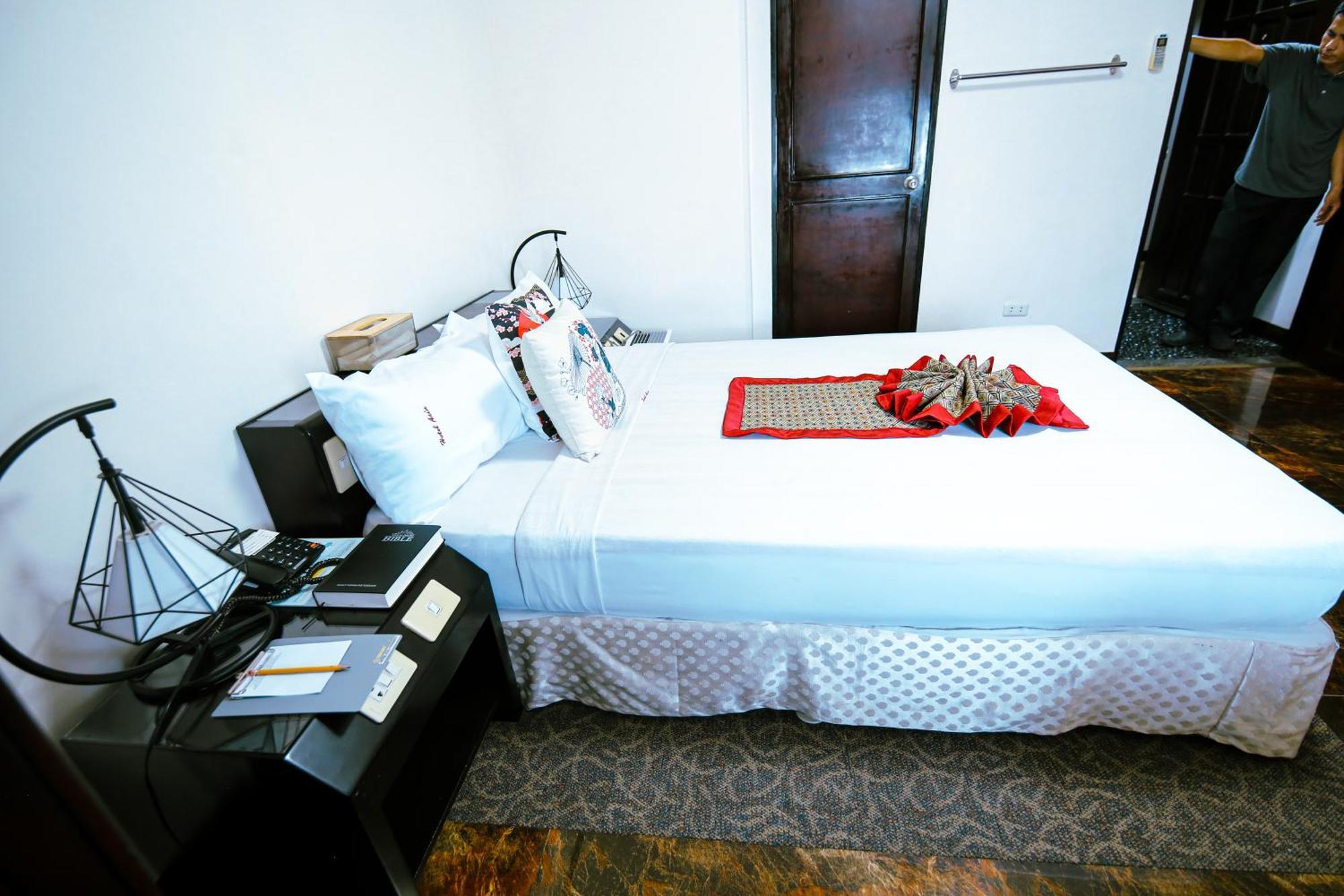 Hotel Asia Cebu Kültér fotó