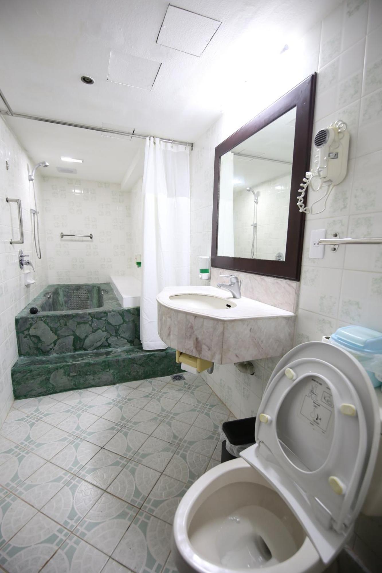 Hotel Asia Cebu Kültér fotó