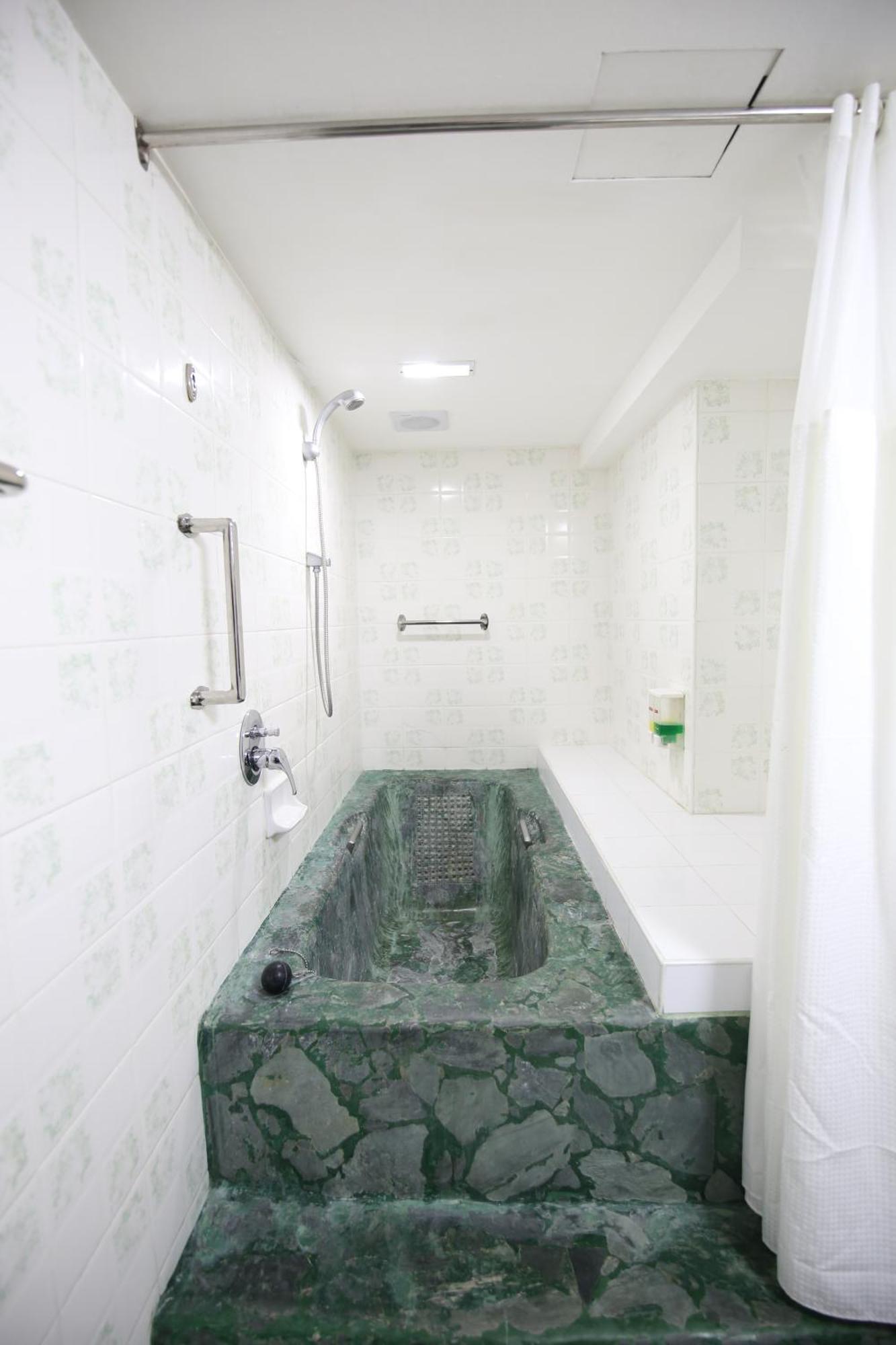 Hotel Asia Cebu Kültér fotó
