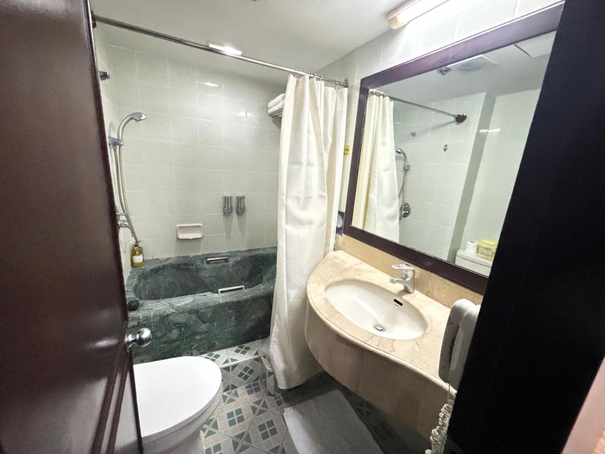 Hotel Asia Cebu Kültér fotó